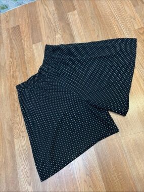 Vintage 1980’s Sophisticates black & white polka dot pleated shorts. Size L.